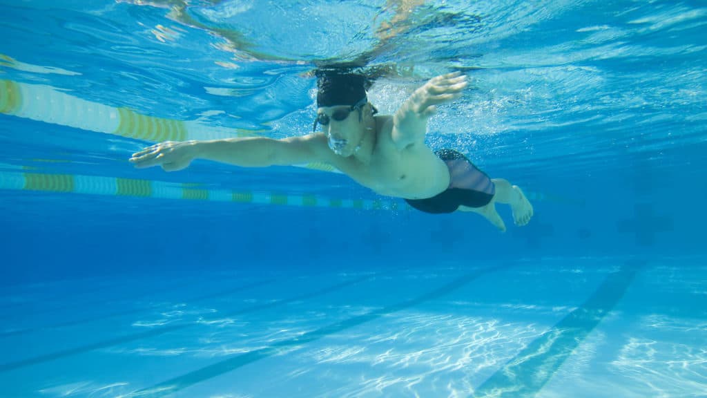 Manfaat Berenang Di Malam Hari Bagi Semua Orang | royalpool.co.id