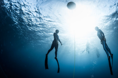 Manfaat Menahan Napas di Dalam Air Kolam Renang